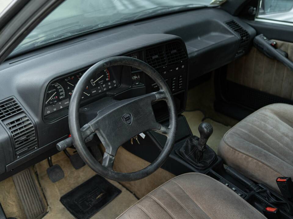 Bild 22/40 von Lancia Thema 6V (1985)