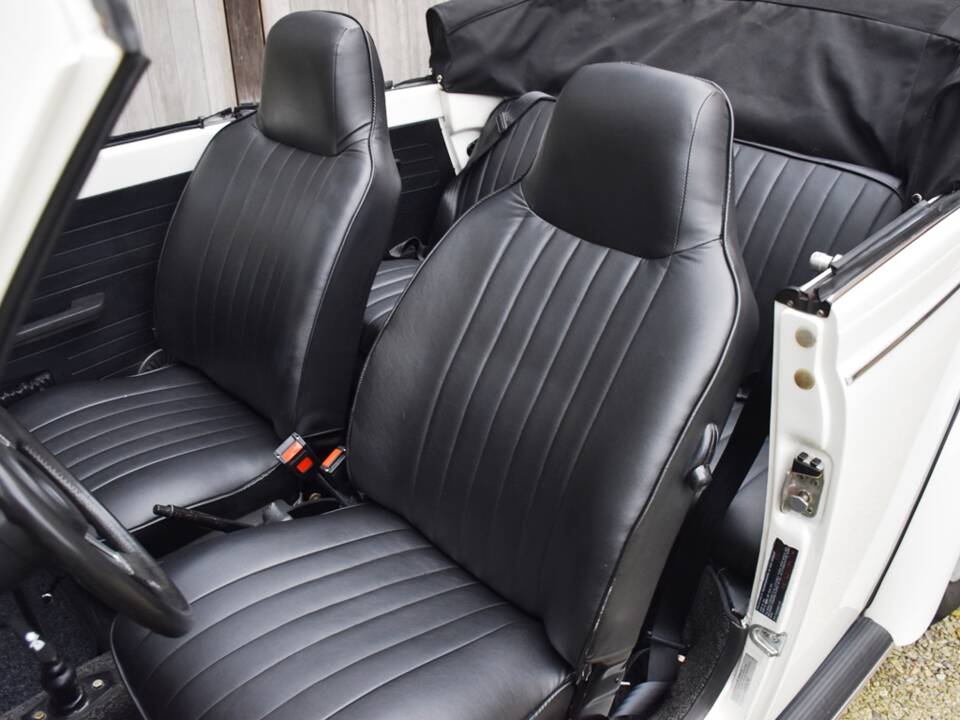 Bild 31/49 von Volkswagen Super Beetle (1979)