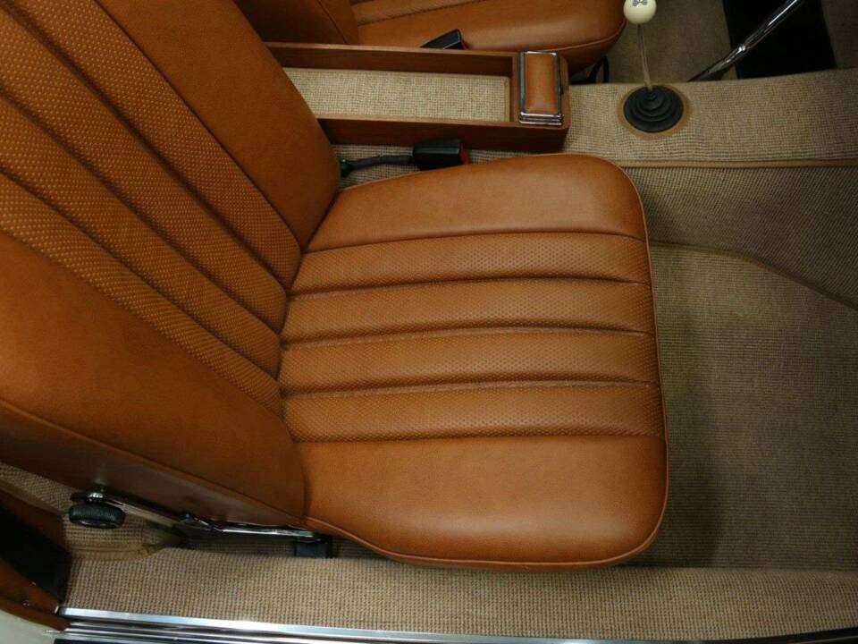 Image 25/50 of Mercedes-Benz 230 SL (1965)