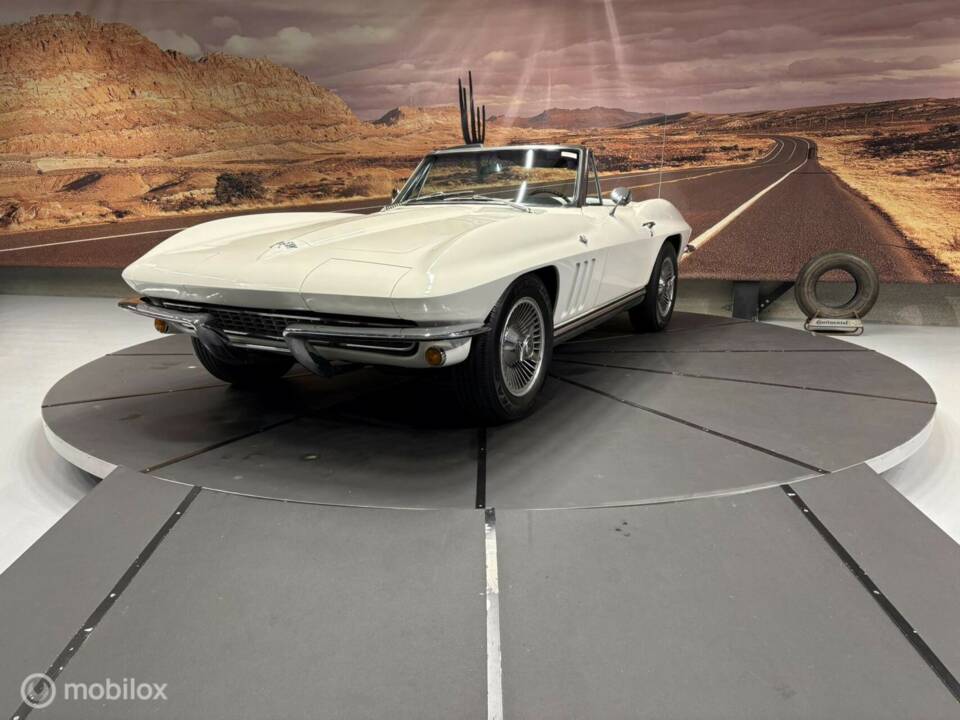 Image 1/50 of Chevrolet Corvette Sting Ray Convertible (1965)