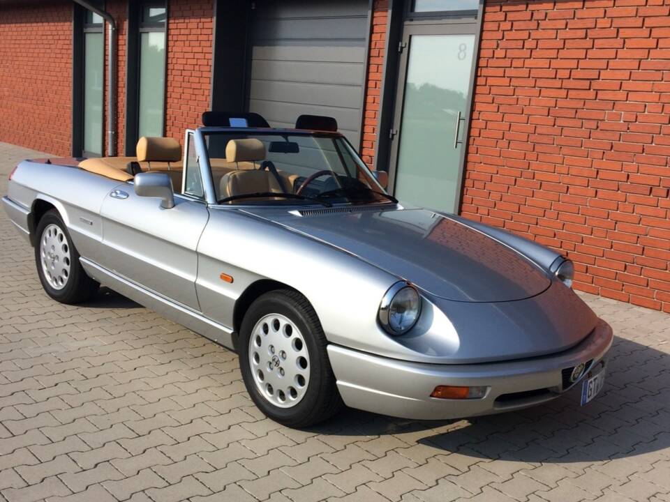 Bild 1/19 von Alfa Romeo 2.0 Spider (1990)