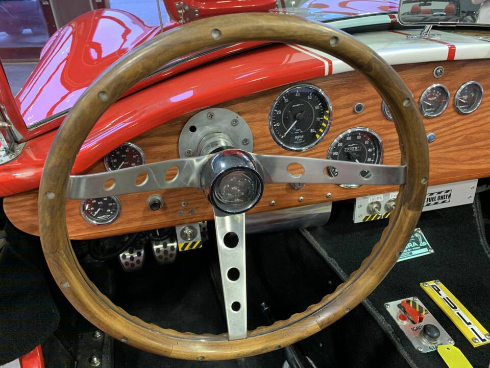 Image 8/8 of Contemporary Classics Cobra 427 S/C CCX (1965)