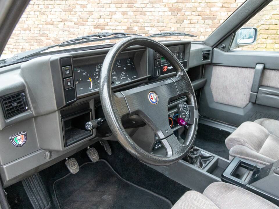 Image 37/50 of Alfa Romeo 75 2.0 Twin Spark (1988)