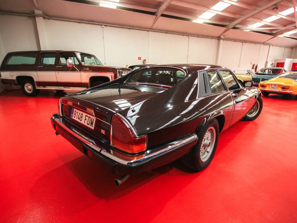 Image 7/16 of Jaguar XJ-S 3.6 (1988)