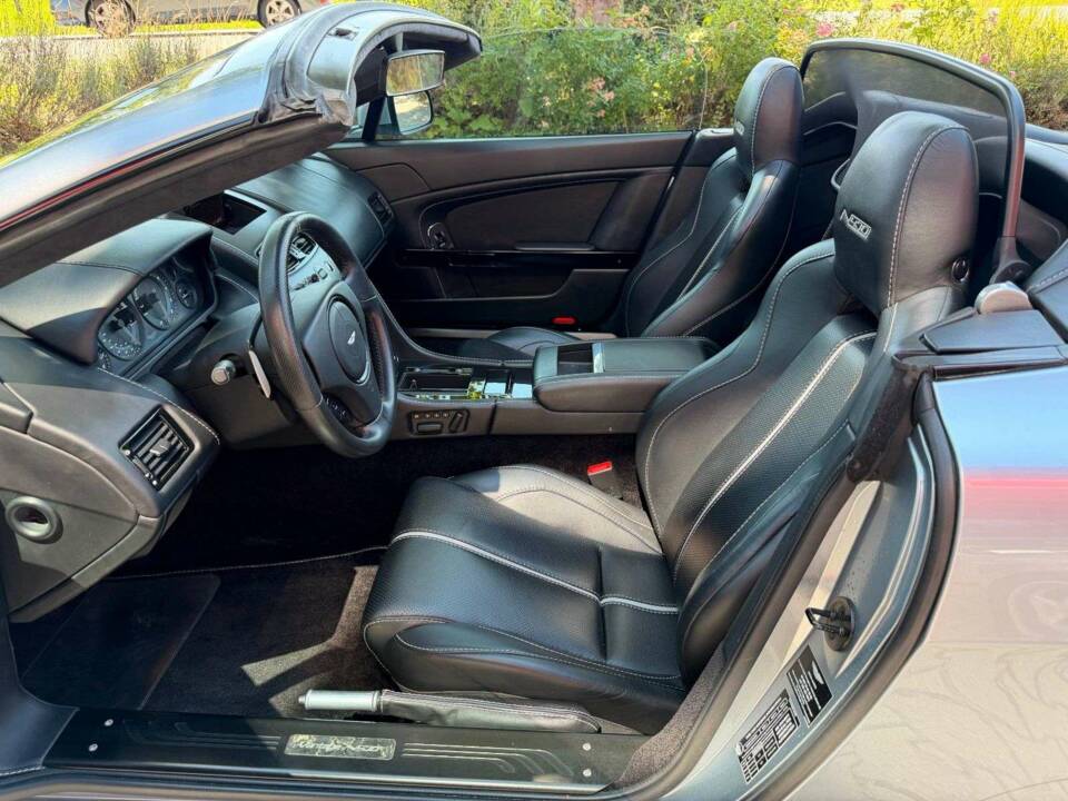 Image 20/43 of Aston Martin V8 Vantage S (2017)