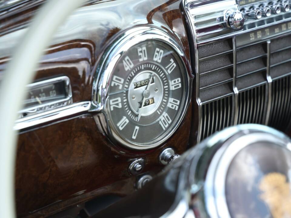Image 24/50 de Cadillac 62 Convertible (1941)
