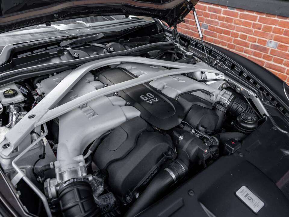 Bild 6/79 von Aston Martin DB 9 GT Volante (2017)