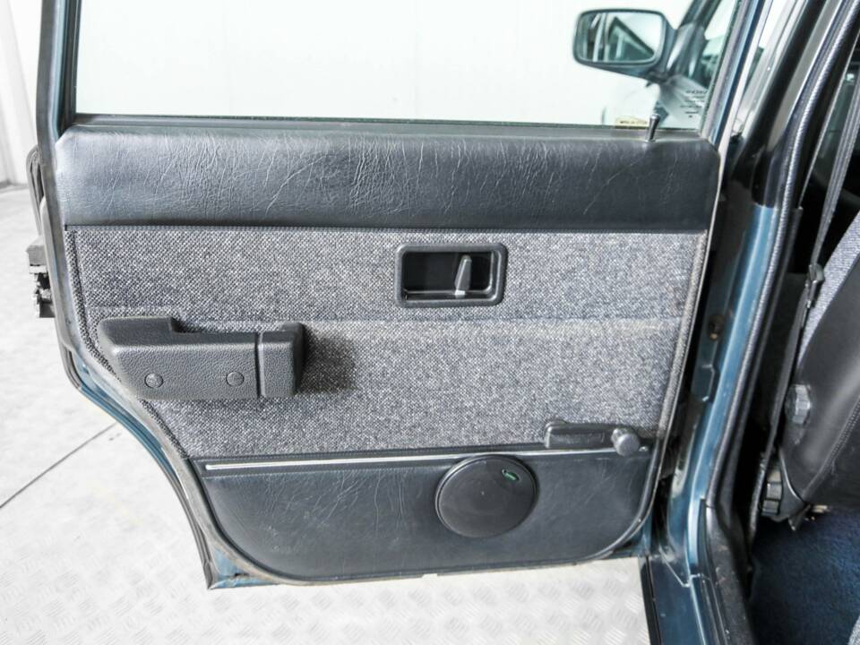 Immagine 36/50 di Volvo 240 GL (1990)