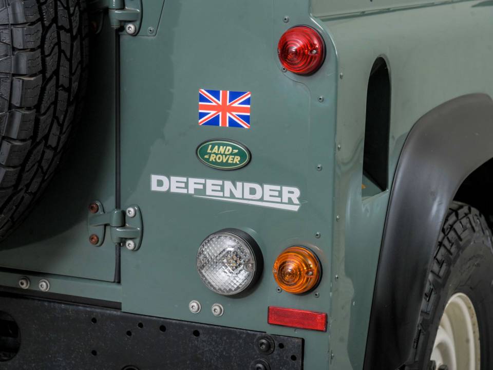 Image 38/50 of Land Rover Defender 90 TD4 (2008)