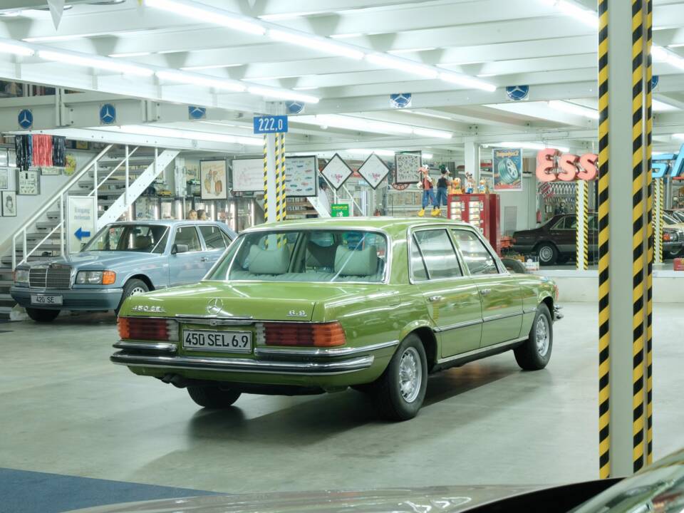 Image 12/50 de Mercedes-Benz 450 SEL 6,9 (1976)
