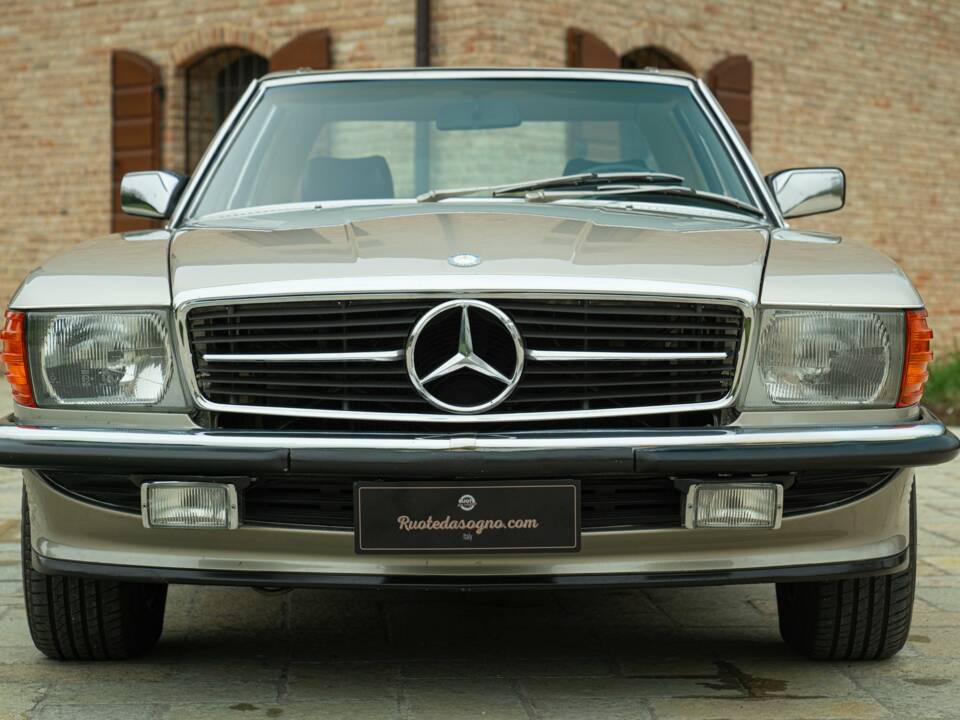 Image 2/46 de Mercedes-Benz 420 SL (1985)
