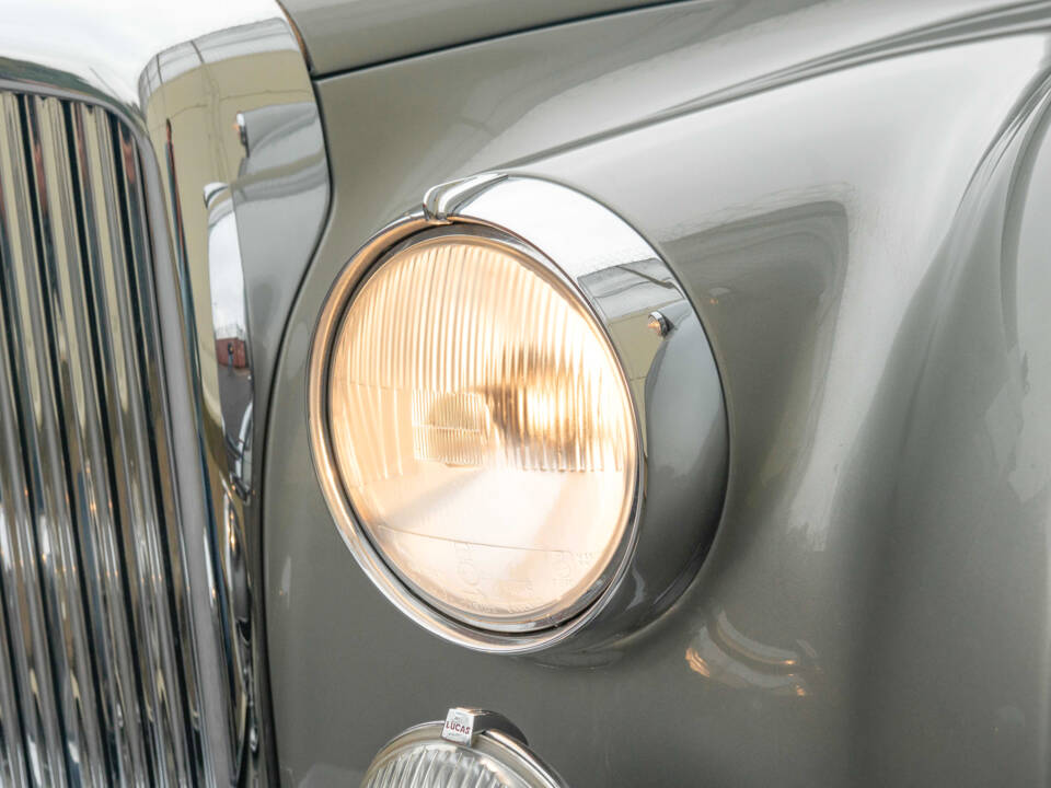 Image 11/57 of Bentley S 2 Continental (1961)