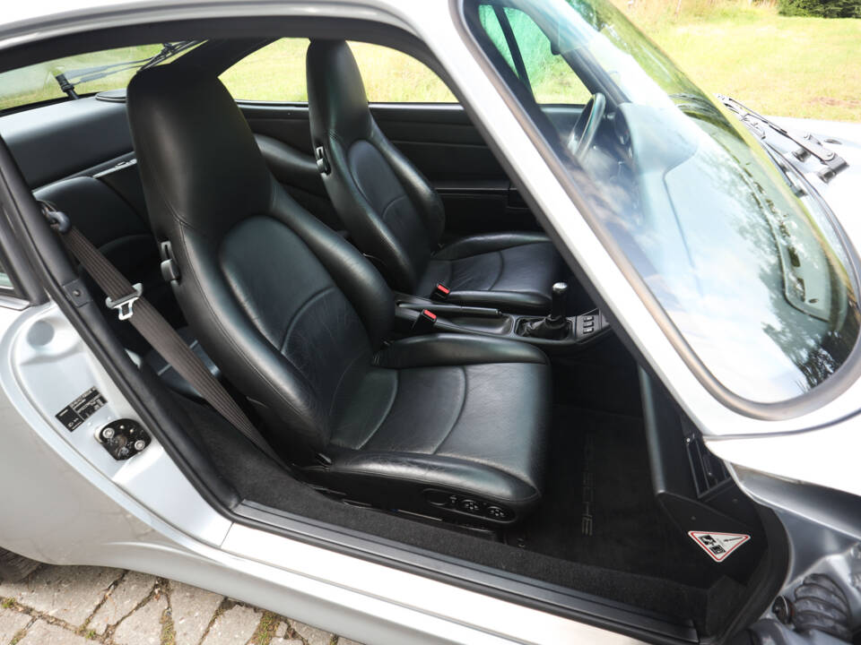 Image 16/90 de Porsche 911 Carrera 4S (1996)