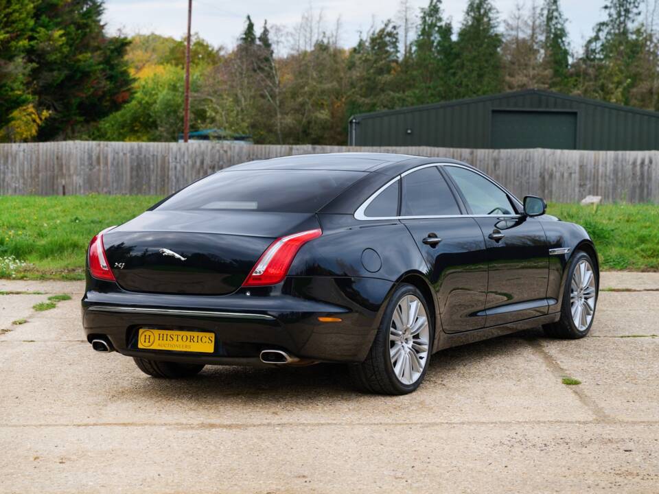 Bild 3/50 von Jaguar XJ 5.0 (2011)