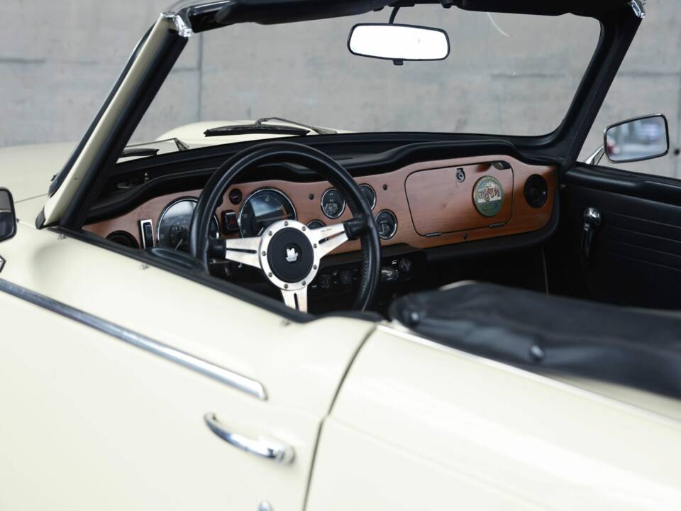 Bild 17/44 von Triumph TR 250 (1968)