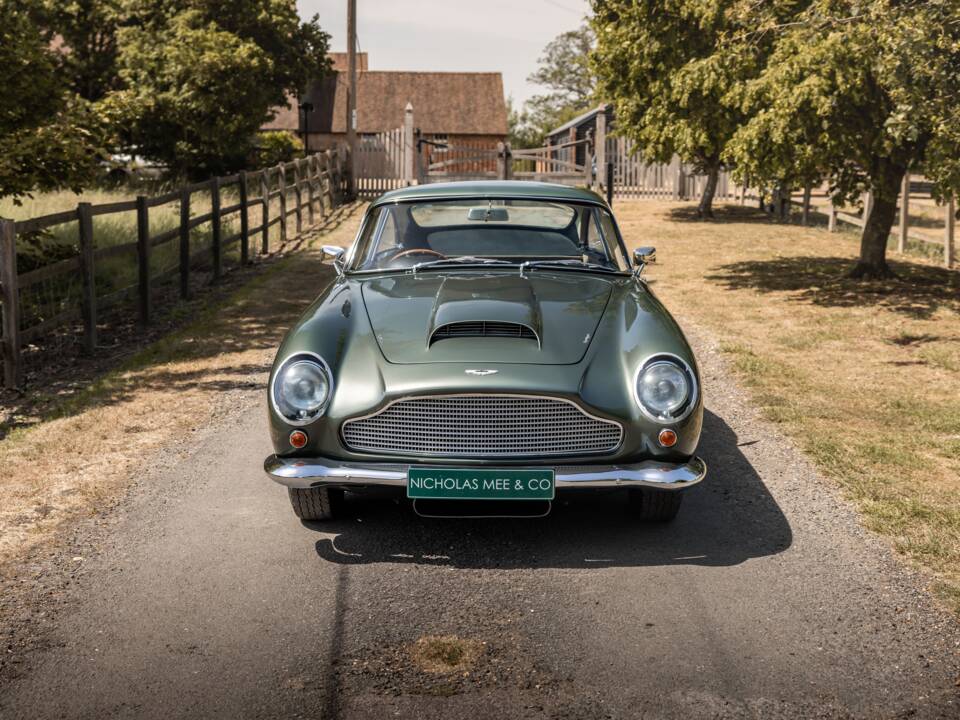 Image 10/42 de Aston Martin DB 4 GT (1959)