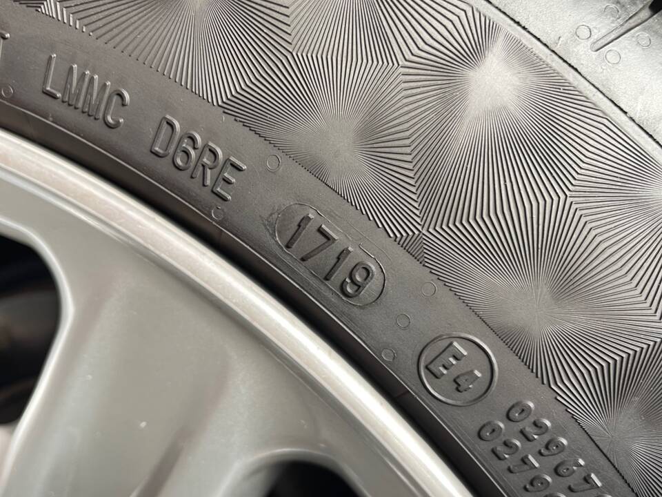 Afbeelding 48/49 van Jaguar XK8 4.2 (2004)