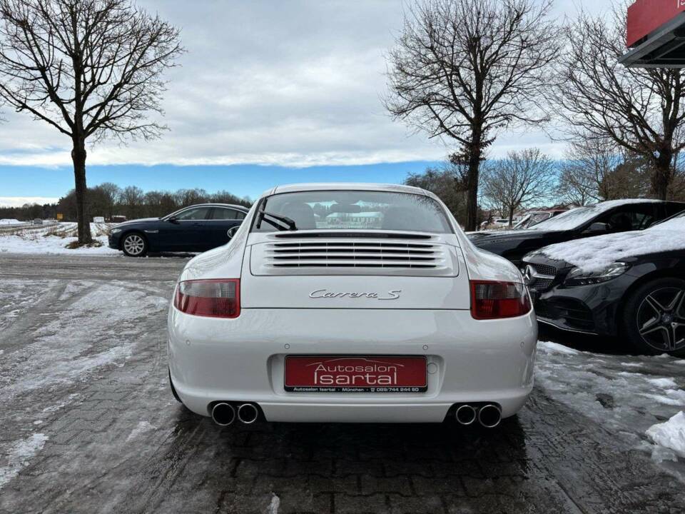 Bild 6/20 von Porsche 911 Carrera S (2004)