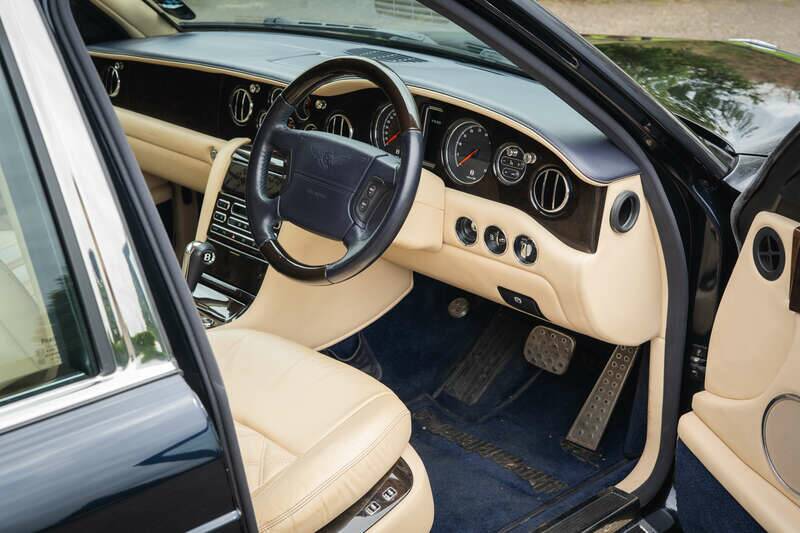 Image 2/47 of Bentley Arnage T (2005)