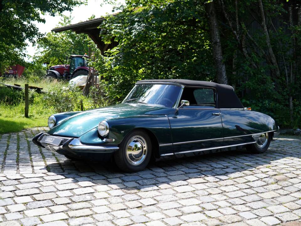 Image 13/48 de Citroën DS 19 (1963)