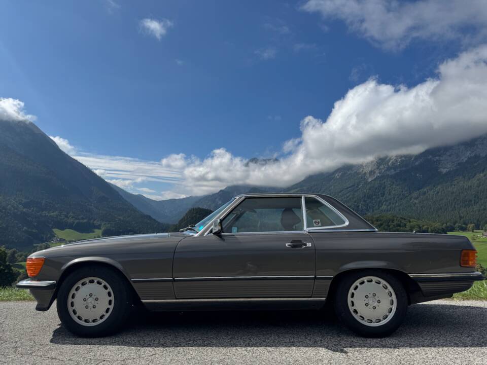 Image 8/26 of Mercedes-Benz 560 SL (1988)