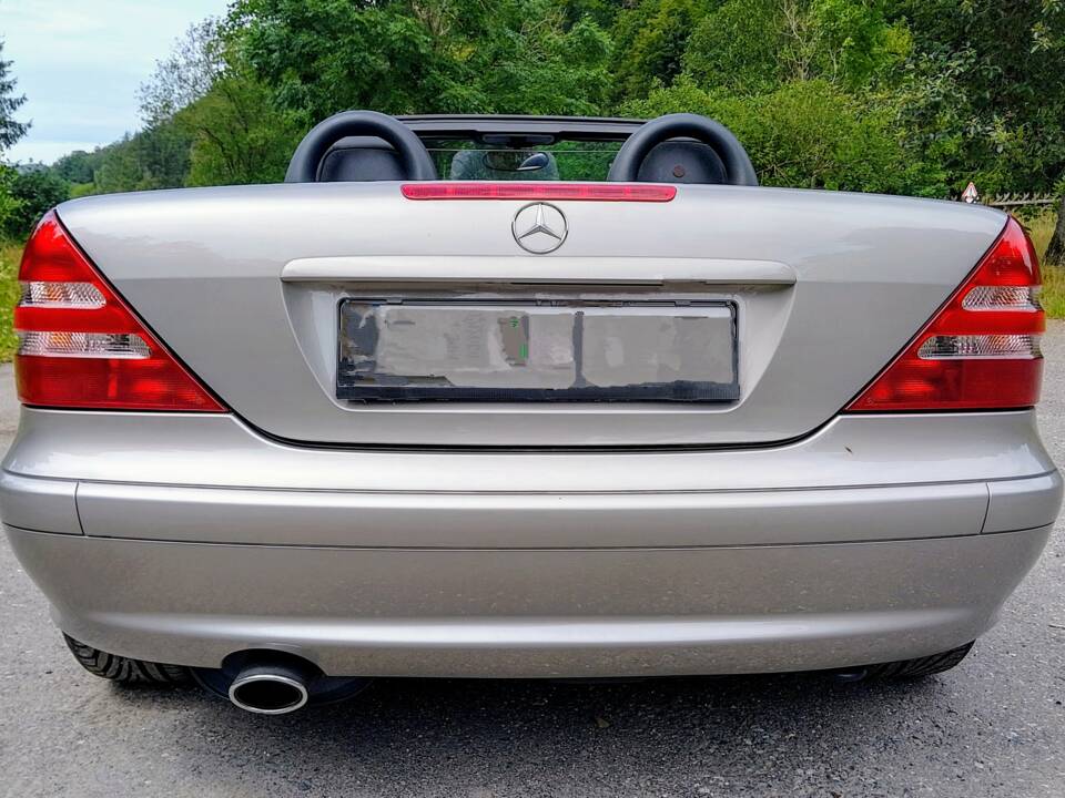 Bild 3/10 von Mercedes-Benz SLK 200 Kompressor (2003)