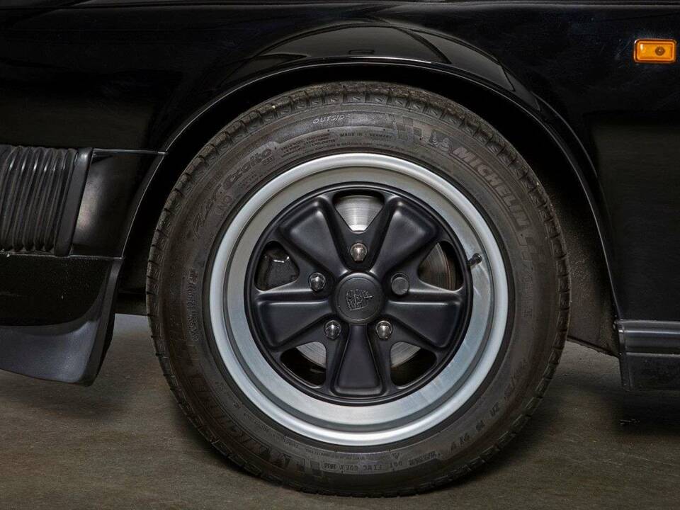 Bild 29/32 von Porsche 911 Carrera 3.2 (1986)