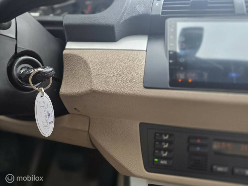 Bild 23/46 von BMW X5 3.0i (2003)