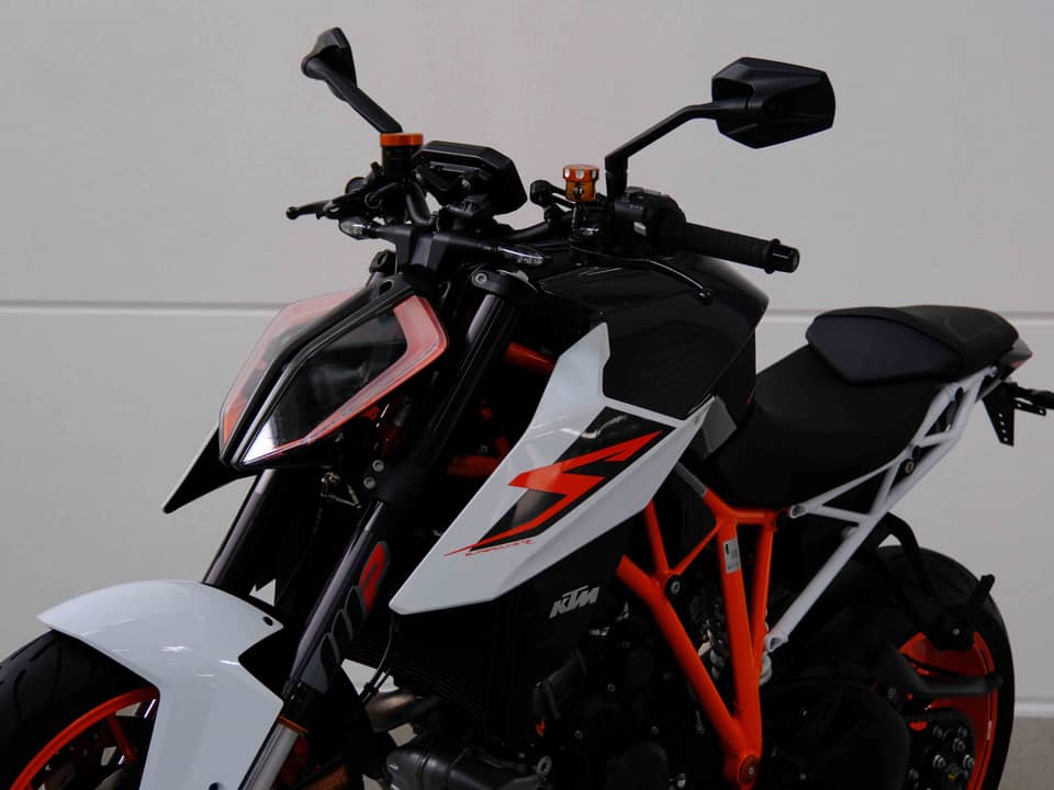 Image 42/83 of KTM 1290 Super Duke R (2018)