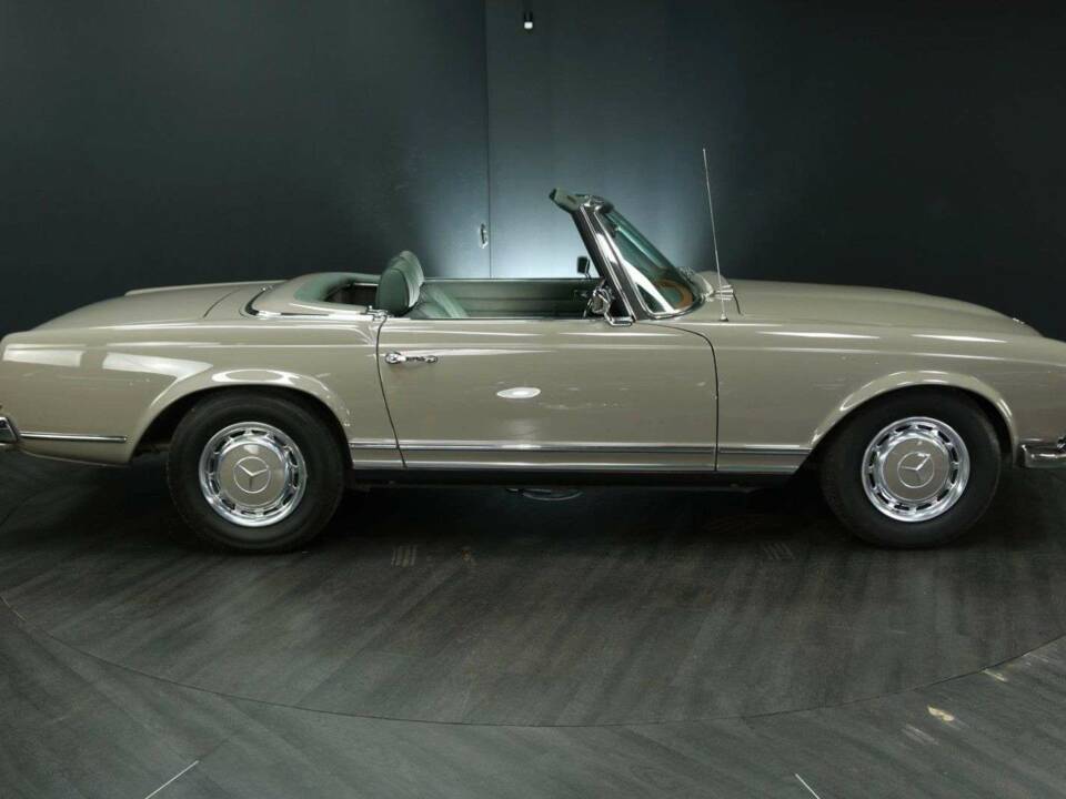 Image 7/50 de Mercedes-Benz 280 SL (1970)