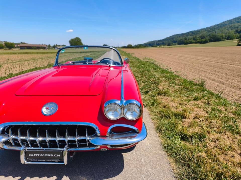 Image 21/25 of Chevrolet Corvette (1958)