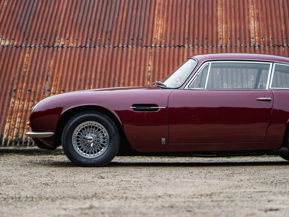 Bild 8/30 von Aston Martin DB 6 Vantage (1969)