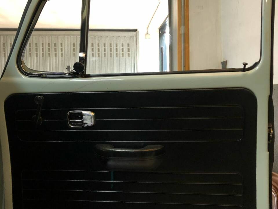 Image 20/25 of Volkswagen Beetle 1200 (1969)