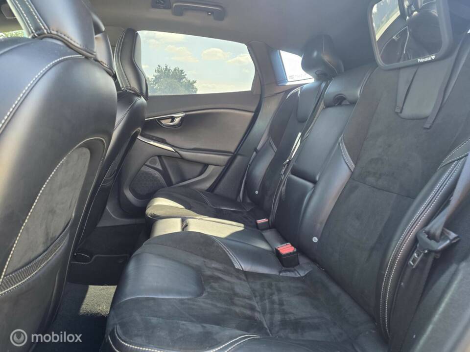 Imagen 33/42 de Volvo V40 D4 R-Design (2014)