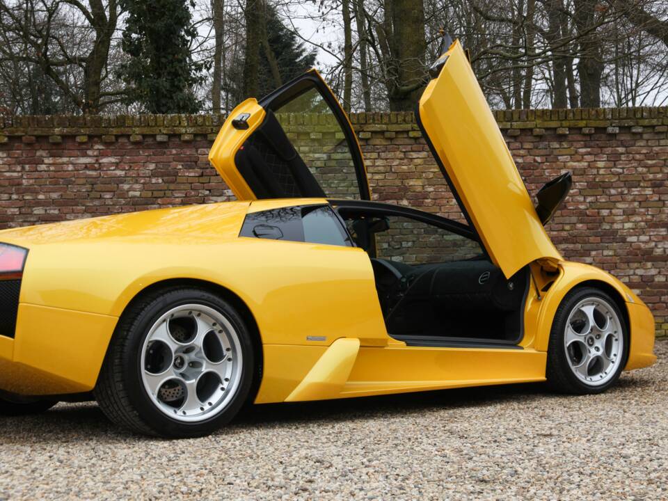 Immagine 21/50 di Lamborghini Murciélago (2002)