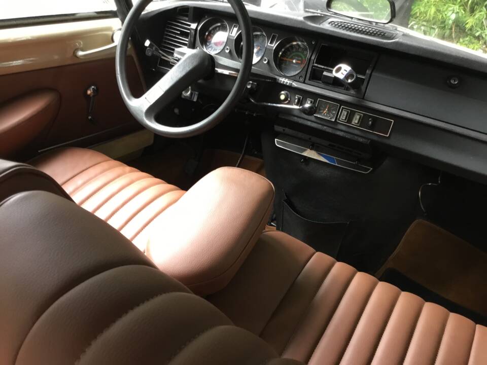Image 58/82 de Citroën DS 20 (1974)