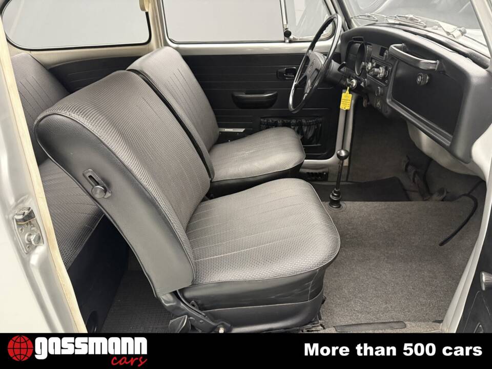 Image 13/15 of Volkswagen Beetle 1302 (1972)
