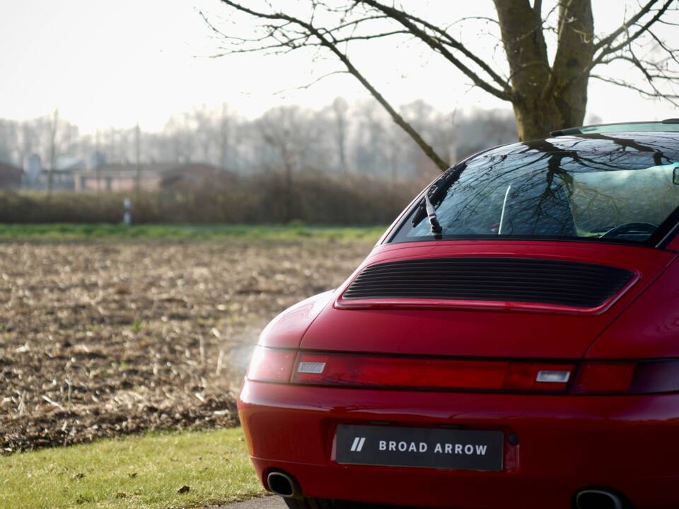 Image 44/46 of Porsche 911 Carrera (1997)