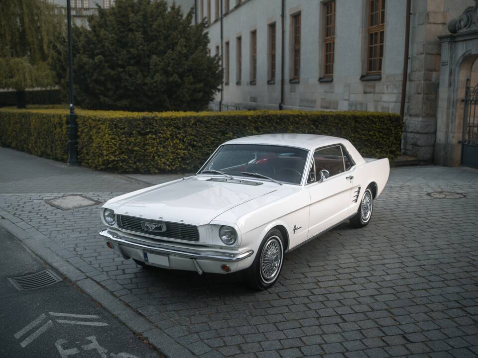 Image 5/53 of Ford Mustang 200 (1966)