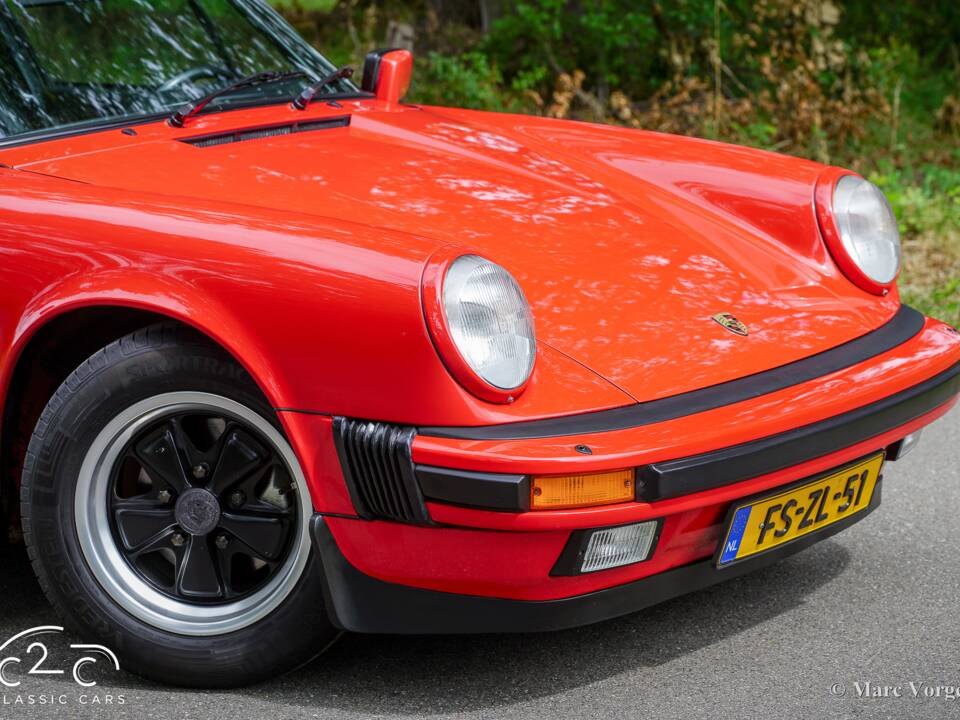 Image 21/63 of Porsche 911 Carrera 3.2 (1986)