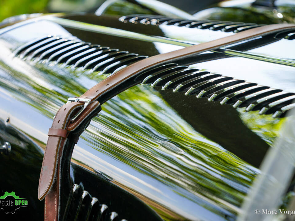 Image 37/54 of Morgan Plus 8 (1992)