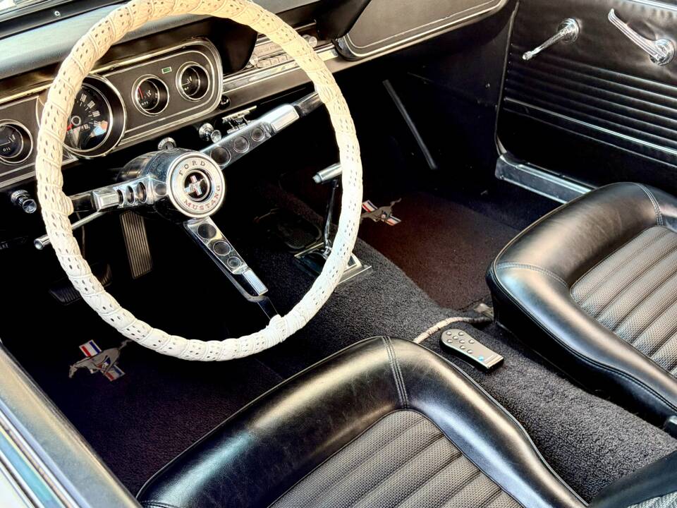 Image 14/18 of Ford Mustang 289 (1965)