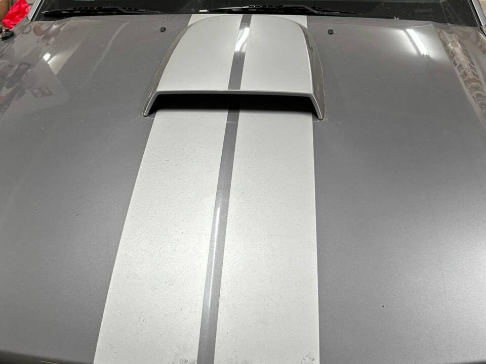 Image 22/60 of Ford Mustang GT (2005)
