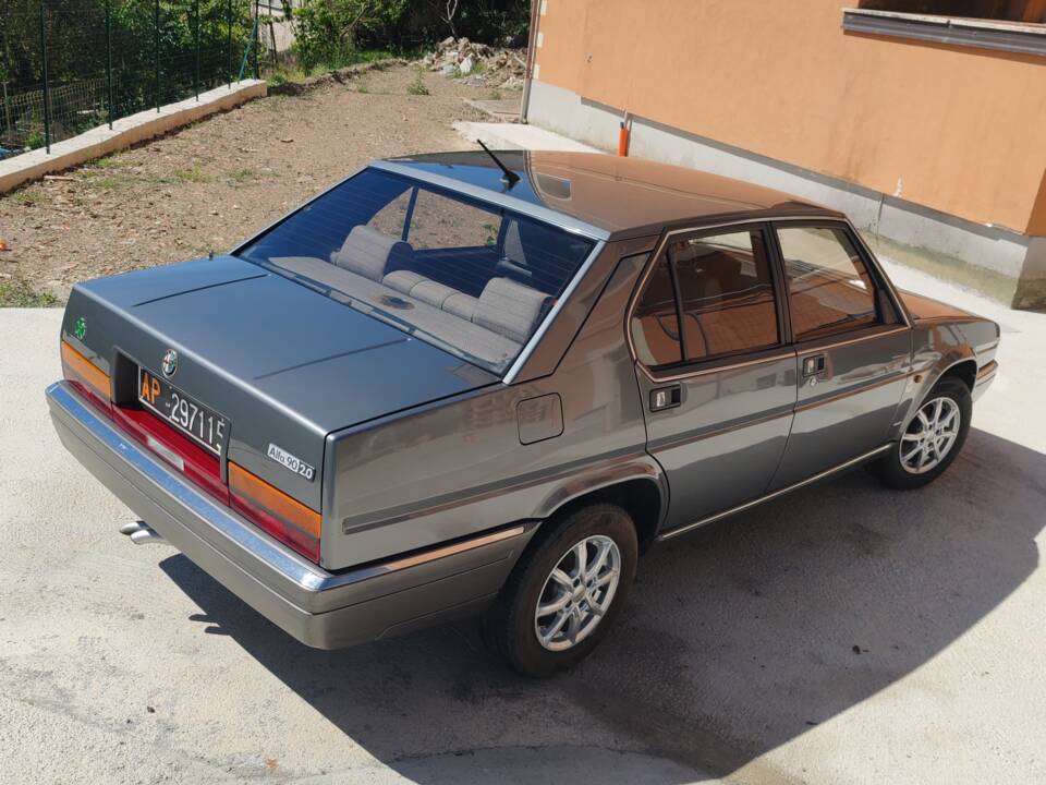 Image 23/31 of Alfa Romeo 90 2.0 (1984)