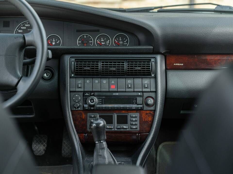 Bild 34/50 von Audi A6 Avant 2.0 quattro (1995)