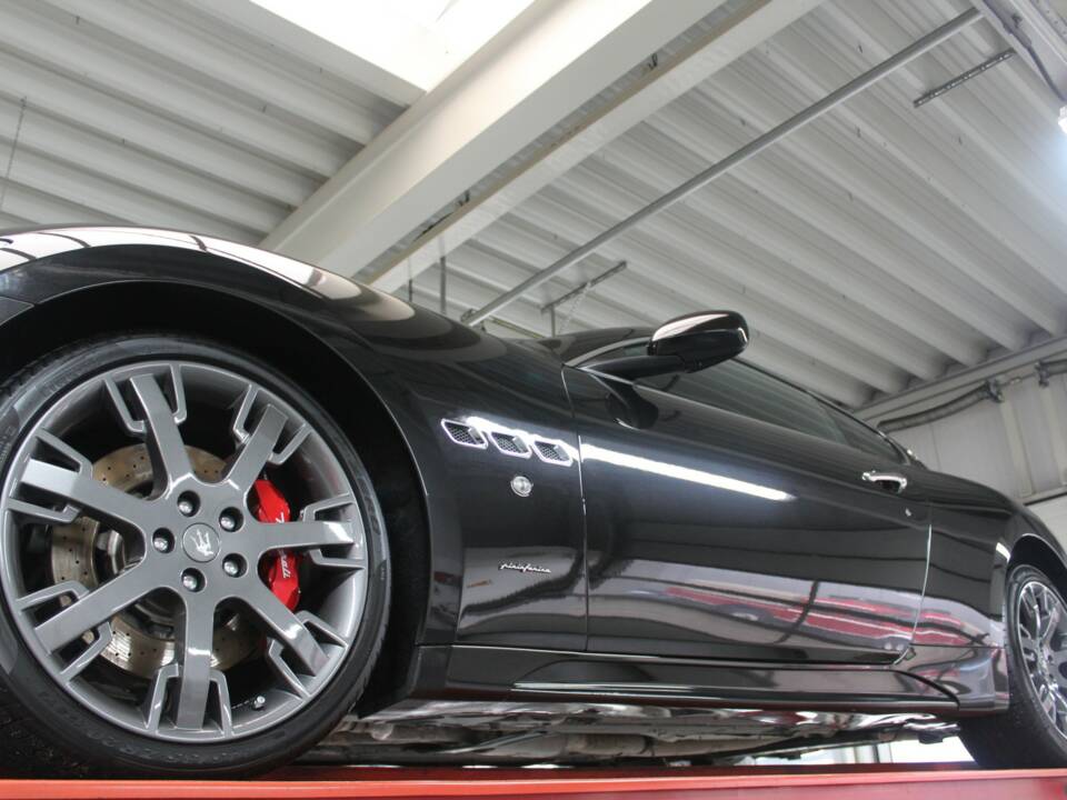 Imagen 9/50 de Maserati GranTurismo S (2010)
