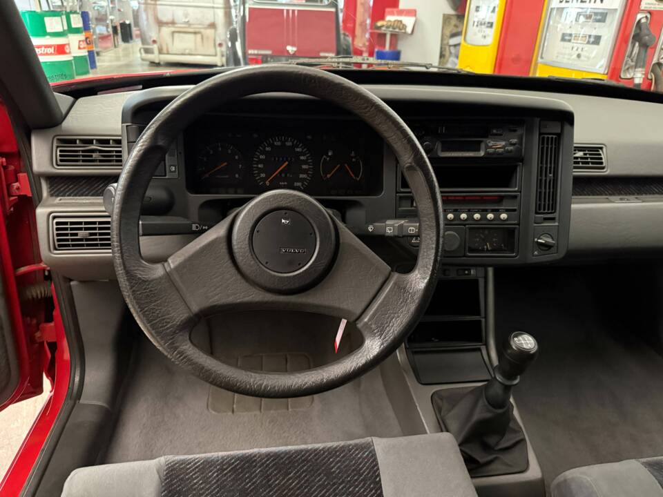 Bild 9/20 von Volvo 480 Turbo (1994)