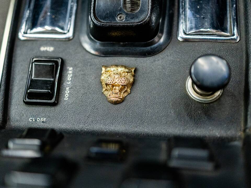 Image 45/50 de Jaguar XJ 6 C 4.2 (1975)