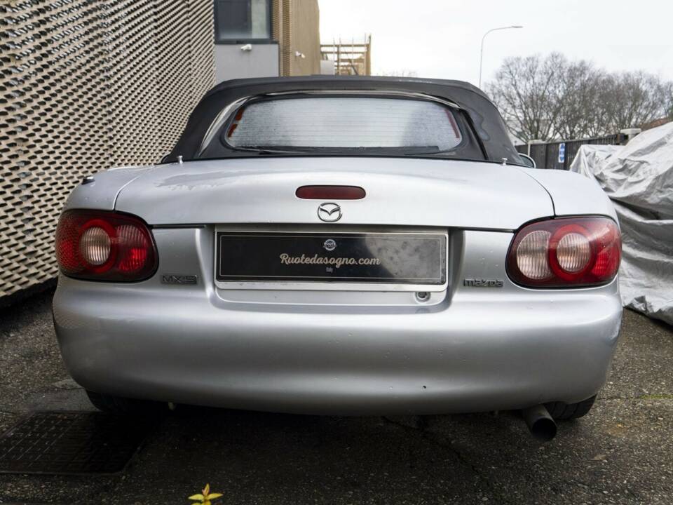 Imagen 4/22 de Mazda MX-5 1.6 (2001)
