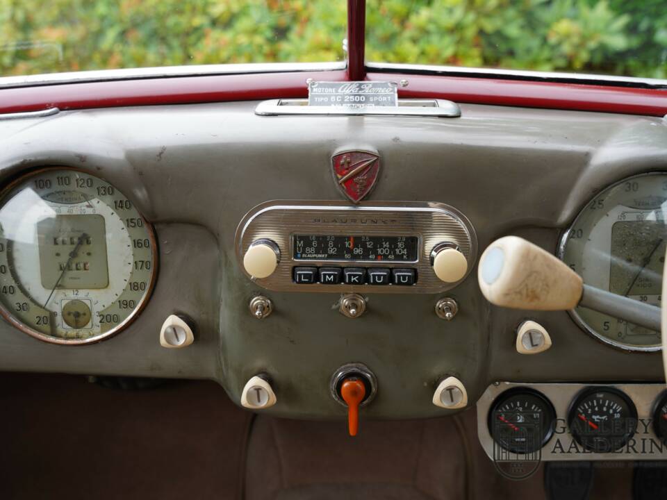 Image 27/50 de Alfa Romeo 6C 2500 Freccia d`Oro Sport (1947)